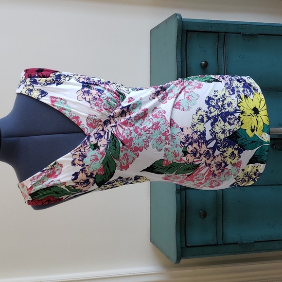 CABI FLORAL TANK TOP SIZE MEDIUM - Picture 1 of 4